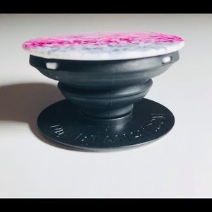 Sparkling designed pop socket